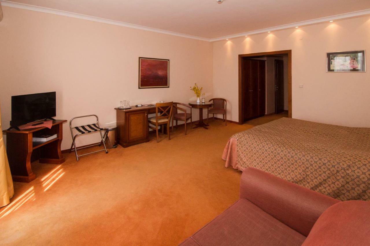 Hasik Hotel Magyarpolány Dış mekan fotoğraf