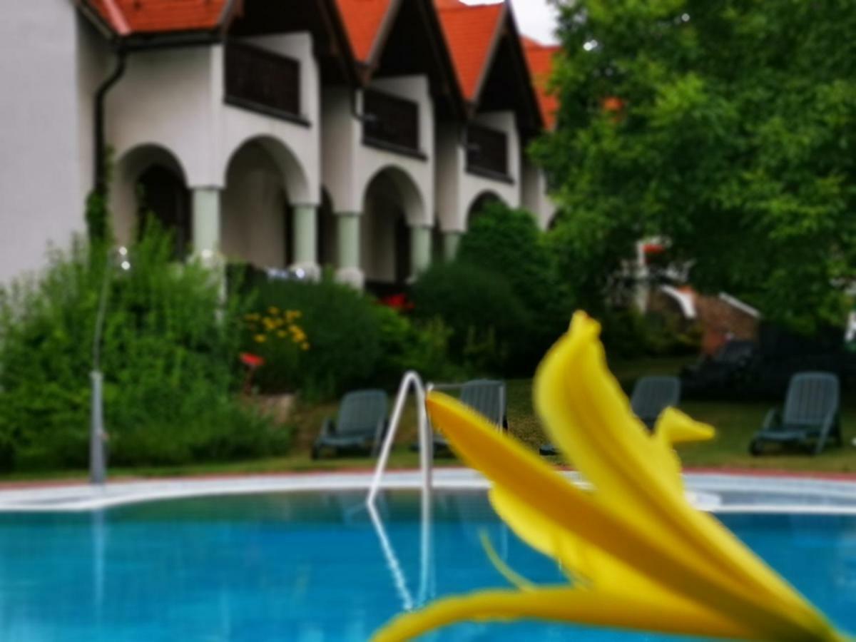 Hasik Hotel Magyarpolány Dış mekan fotoğraf